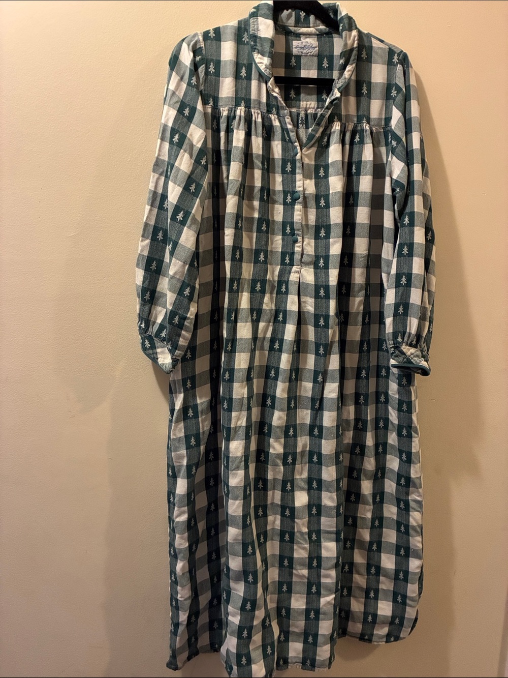 Lanz of Salzburg Green and White Plaid tree Nightgown Pajama - large